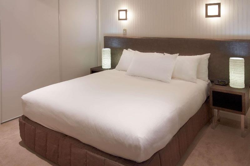 اتاق استاندارد با تخت بزرگ برای معلولان, Best Western Los Angeles Worldport