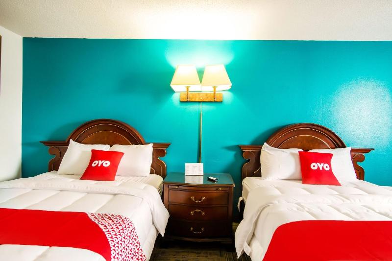 اتاق استاندارد با تخت دو نفره بزرگ, Budget Host Inn
