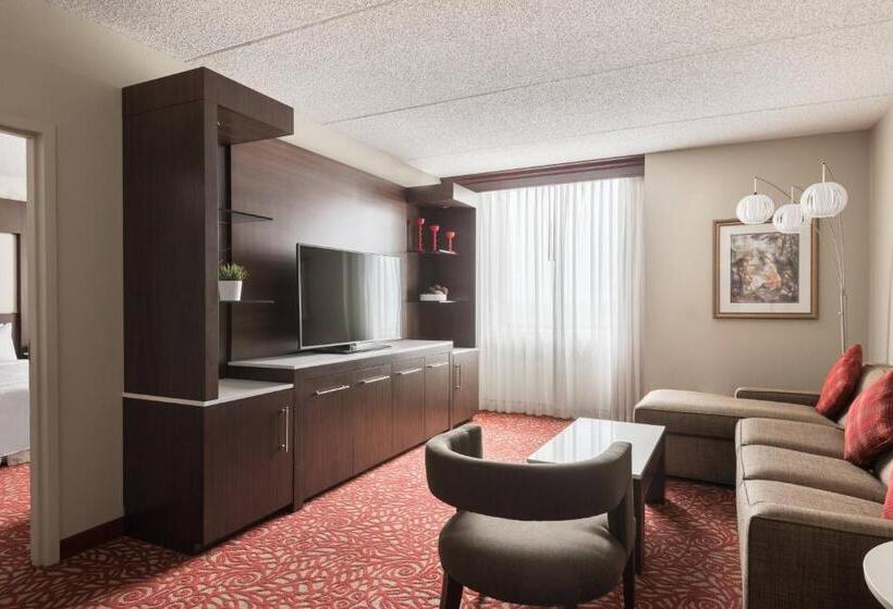 سوئیت با تخت بزرگ, Columbus Airport Marriott