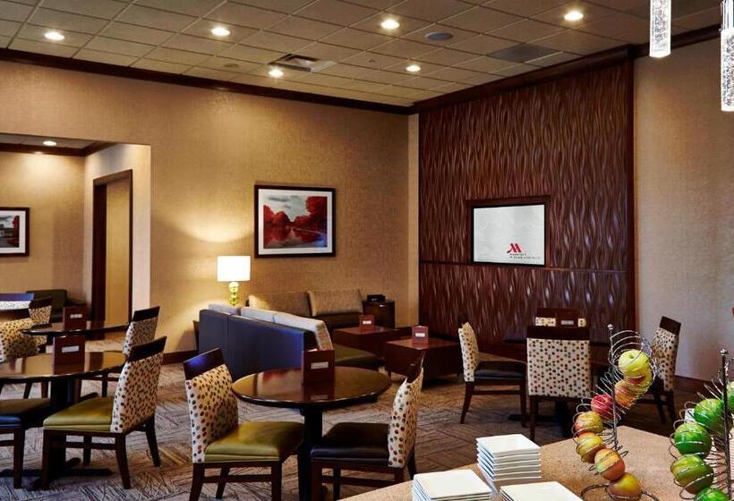 اتاق استاندارد با تخت بزرگ, Columbus Airport Marriott