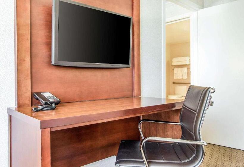 Suite Adaptada para personas con movilidad reducida, Comfort Inn By The Bay