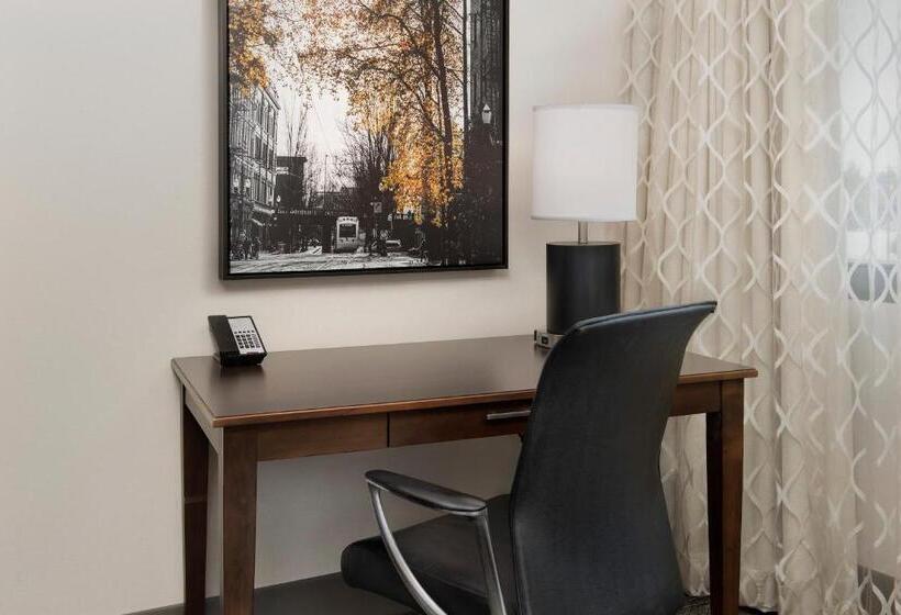 اتاق استاندارد با تخت بزرگ, Crowne Plaza Hotel Portland Downtown Convention Center, An Ihg