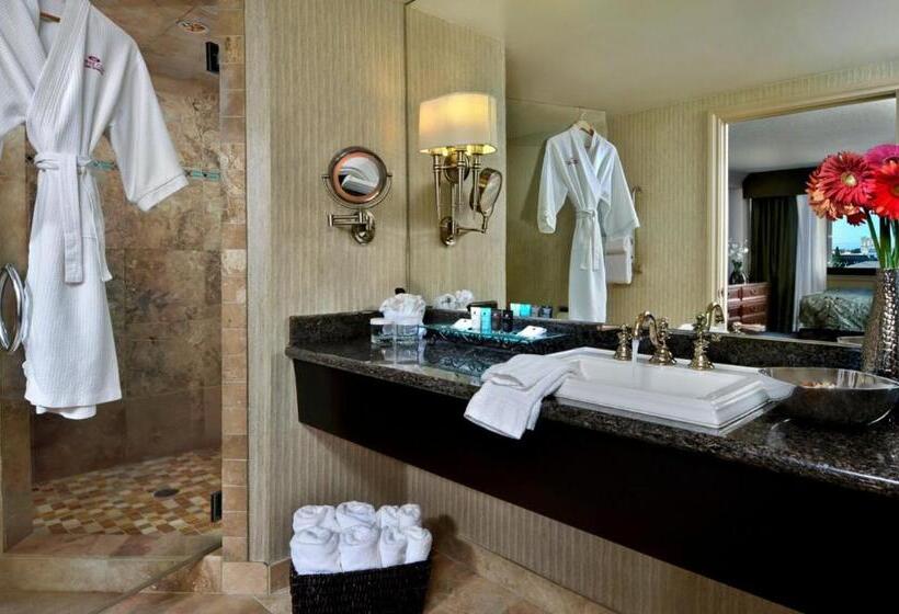 سوییت اجرایی, Crowne Plaza Hotel Portland Downtown Convention Center, An Ihg