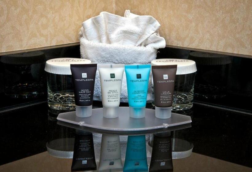 اتاق استاندارد با تخت بزرگ برای معلولان, Crowne Plaza Hotel Portland Downtown Convention Center, An Ihg