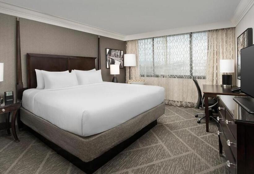 장애인을 위한 킹사이즈 침대 스탠다드 룸, Crowne Plaza  Portlanddowntown Convention Center