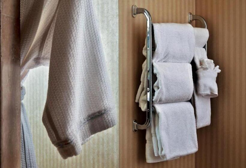سوییت, Crowne Plaza Hotel Portland Downtown Convention Center, An Ihg