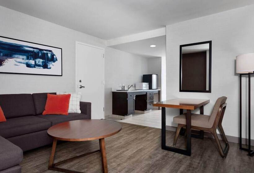 Suite, Delta S By Marriott Burlington