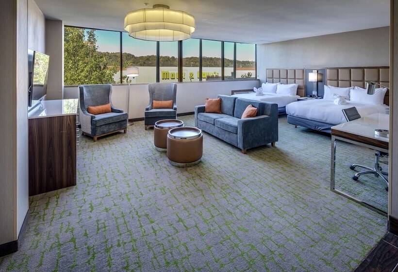 Junior Suite, Doubletree By Hilton Huntington