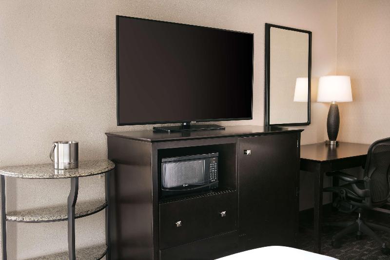 اتاق استاندارد با بالکن, Doubletree By Hilton Dallas   Market Center
