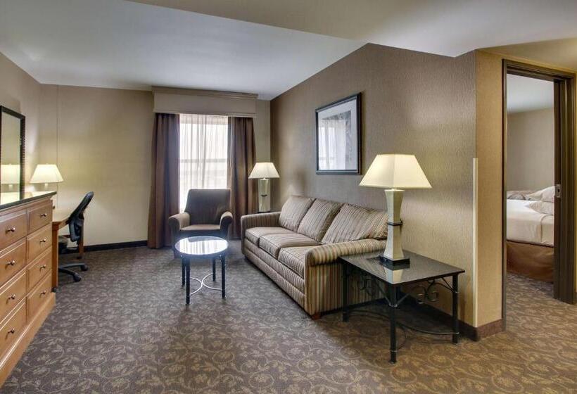 Suite Adapted for people with reduced mobility, Drury Plaza  Broadview Wichita