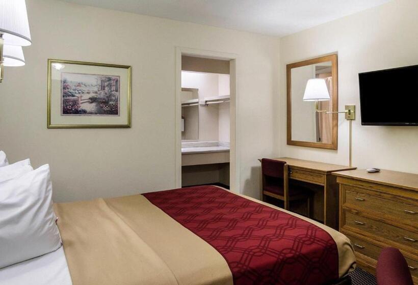 Standard Room, Econo Lodge University Lawrence