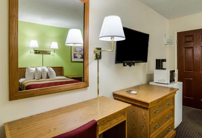 Standard Room, Econo Lodge University Lawrence