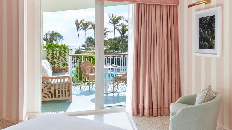کابین, Four Seasons Resort Palm Beach