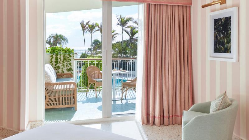 کابین, Four Seasons Resort Palm Beach