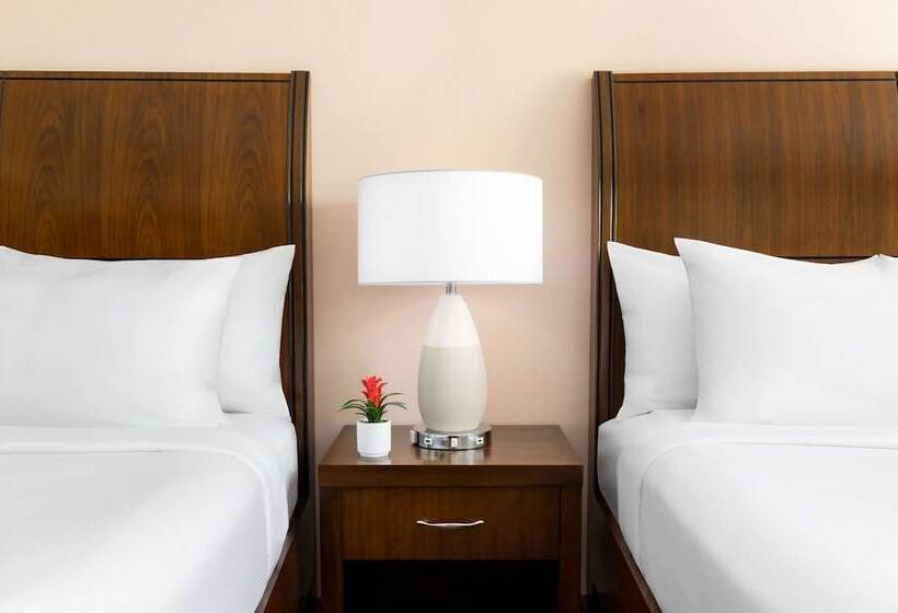 اتاق استاندارد با 2 تخت دوبل, Hilton Garden Inn Key West / The Keys Collection