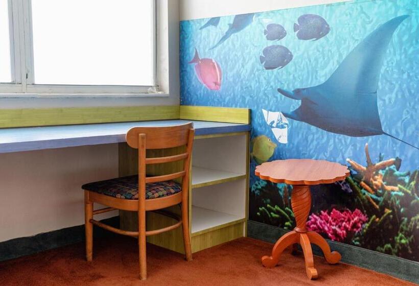 سوییت خانوادگی, Perry S Oceanedge Resort