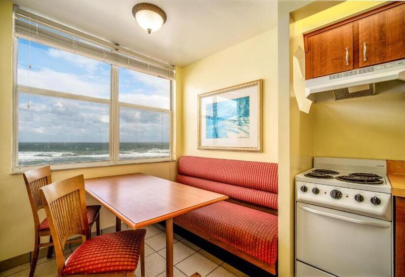 اتاق استاندارد با چشم‌انداز دریا, Perry S Oceanedge Resort
