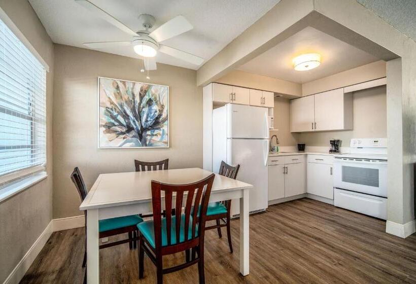 اتاق استاندارد با چشم‌انداز دریا, Perry S Oceanedge Resort