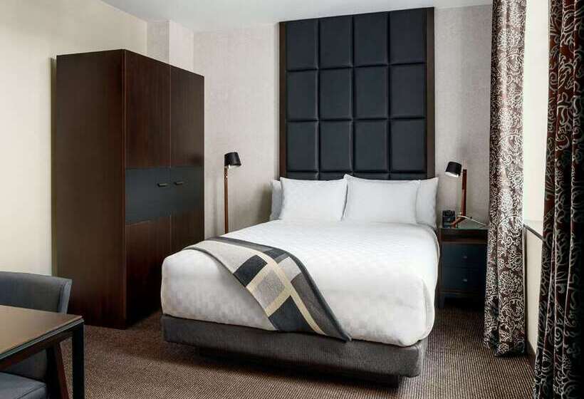 اتاق عادی, Phillips Kansas City Curio Collection By Hilton