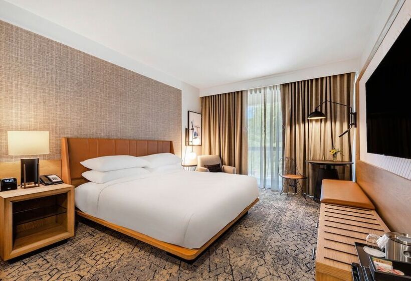 اتاق استاندارد با تخت دوبل, Sheraton Chapel Hill