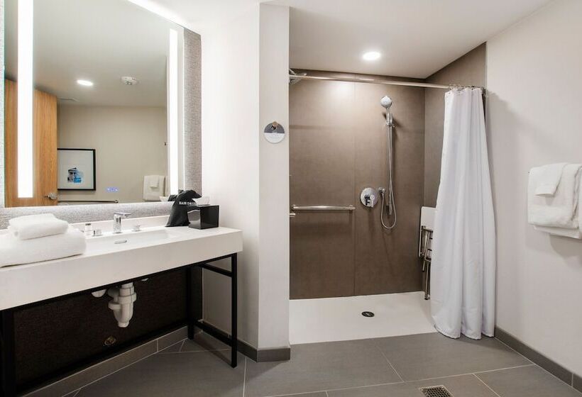 اتاق استاندارد با 2 تخت دوبل, Sheraton Chapel Hill