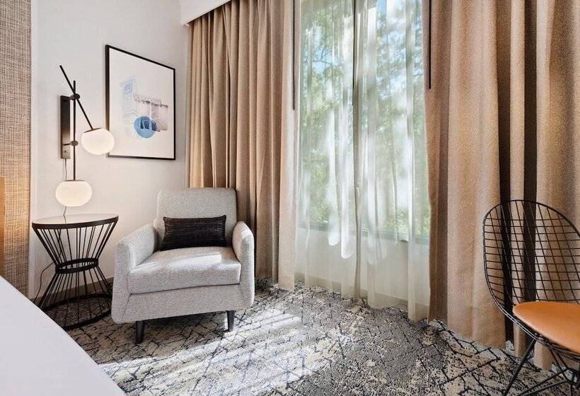 اتاق کلاب, Sheraton Chapel Hill