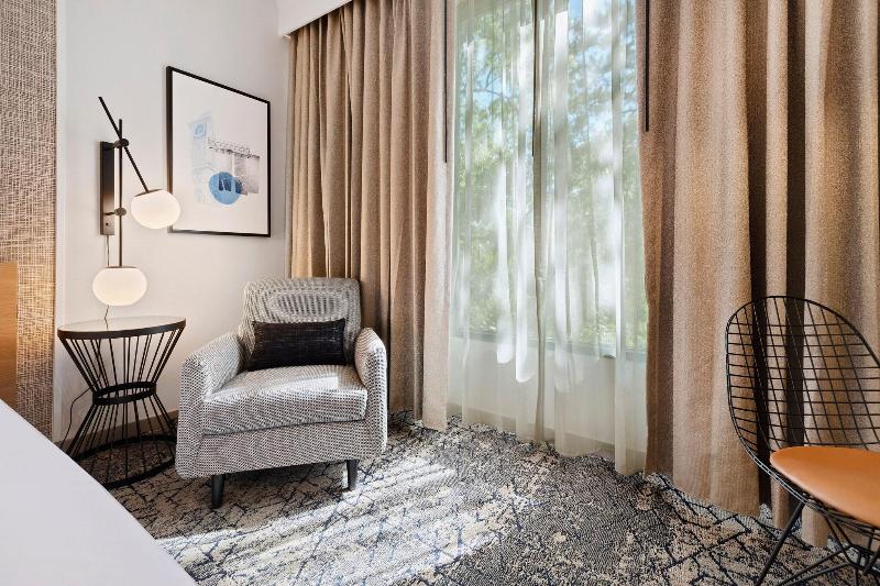 اتاق کلاب, Sheraton Chapel Hill