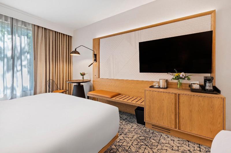اتاق کلاب, Sheraton Chapel Hill