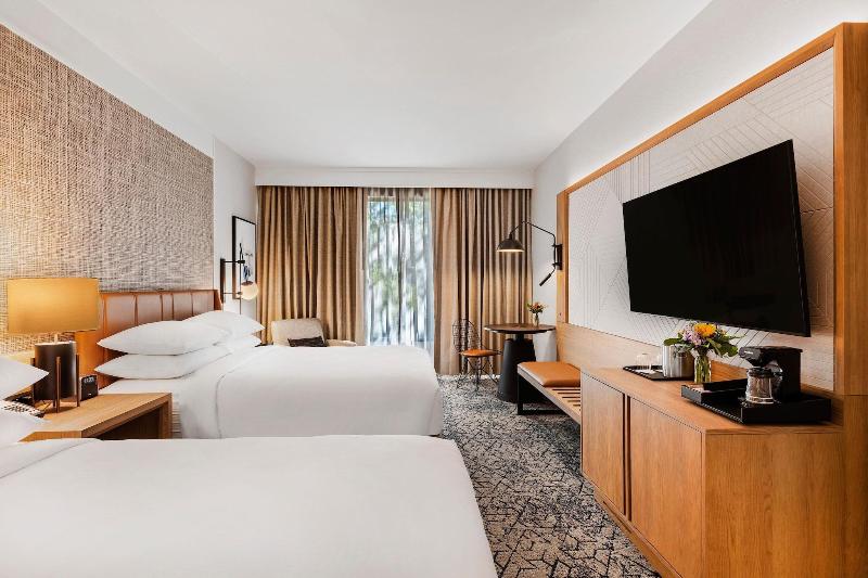 اتاق کلاب, Sheraton Chapel Hill