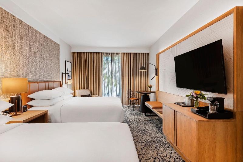 اتاق کلاب, Sheraton Chapel Hill