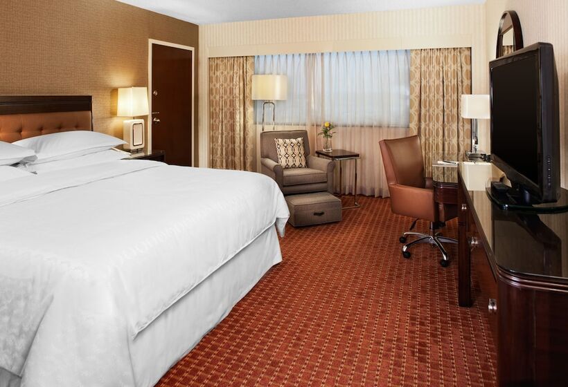 اتاق استاندارد با تخت دوبل و چشم‌انداز, Sheraton Detroit Metro Airport