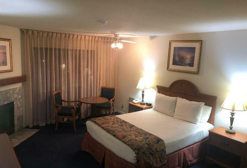 Standard Room, The Monarch Resort