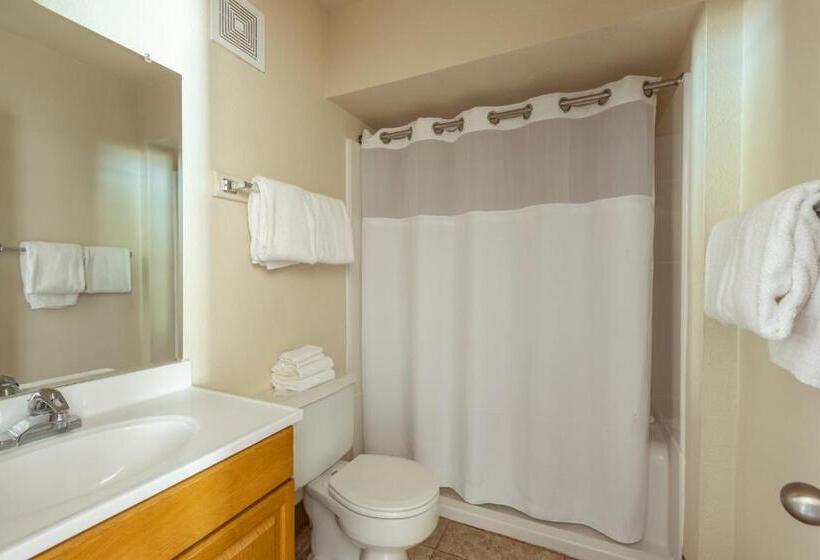 اتاق استاندارد با تخت بزرگ, The Nautical Beachfront Resort