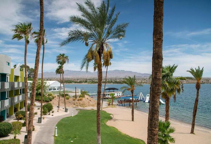 سوئیت با تخت بزرگ, The Nautical Beachfront Resort