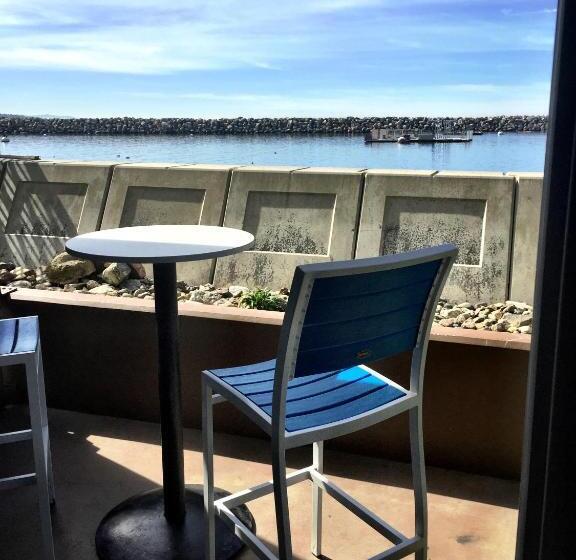 استودیوی استاندارد با چشم‌انداز دریا, Portofino Hotel & Marina