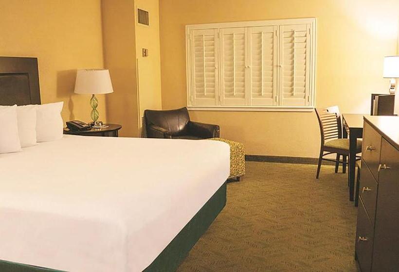 Deluxe Room King Size Bed, Tropicana Laughlin