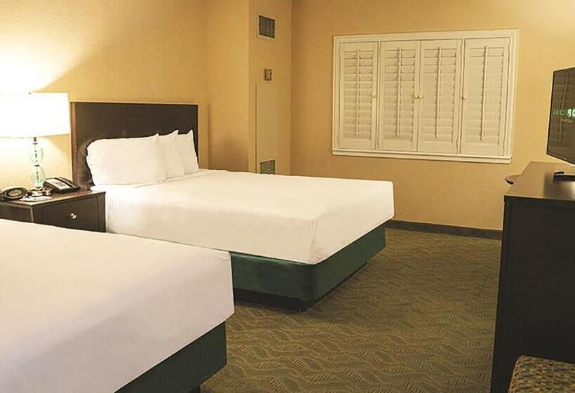 Deluxe Room, Tropicana Laughlin