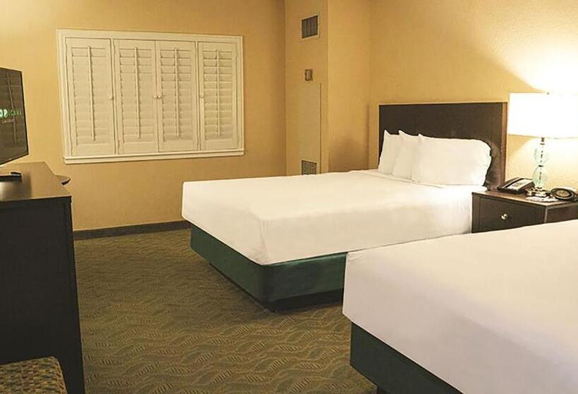 Deluxe Room, Tropicana Laughlin