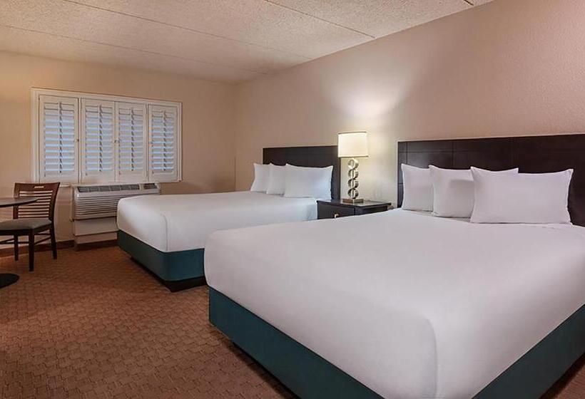 Номер Deluxe, Tropicana Laughlin