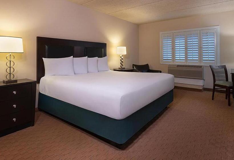 Deluxe Room King Size Bed, Tropicana Laughlin