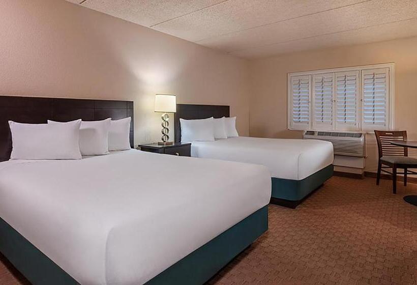 اتاق استاندارد با چشم‌انداز, Tropicana Laughlin