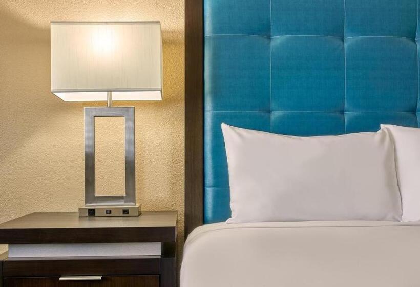 Premium Room, Tropicana Laughlin