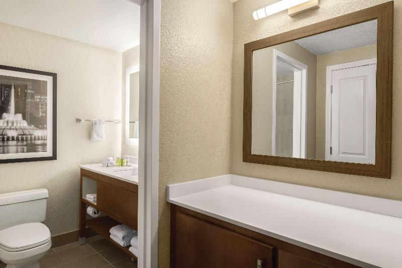 اتاق استاندارد با تخت بزرگ, Tropicana Laughlin