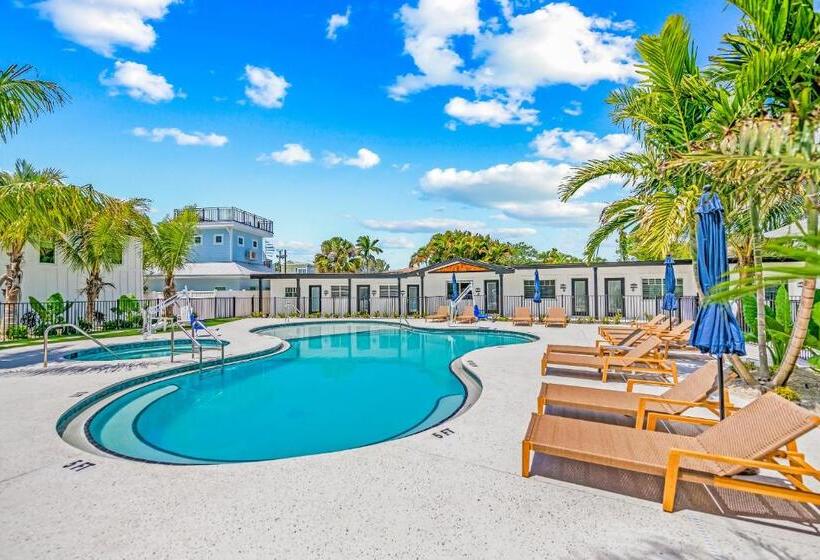 استودیو استاندارد با چشم‌انداز باغ, Pelican Post At Anna Maria Island Inn