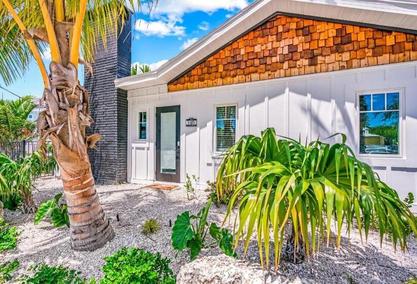 سوییت, Pelican Post At Anna Maria Island Inn