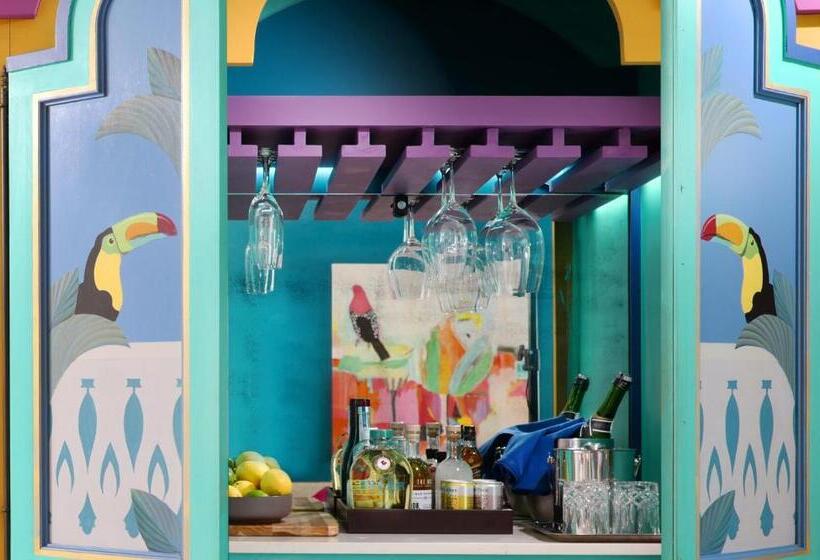 سوئیت جونیور با چشم‌انداز, Ocean Key Resort & Spa