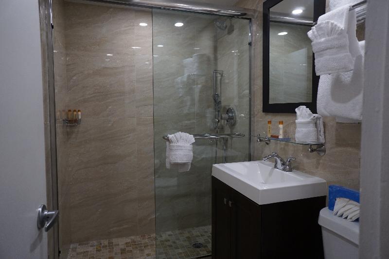 اتاق لوکس با تخت بزرگ, Ocean Sky Hotel & Resort