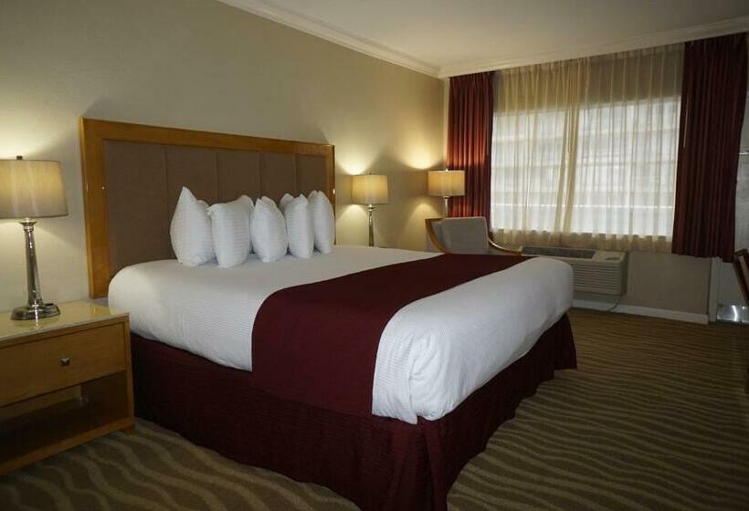 اتاق استاندارد با تخت بزرگ, Ocean Sky Hotel & Resort