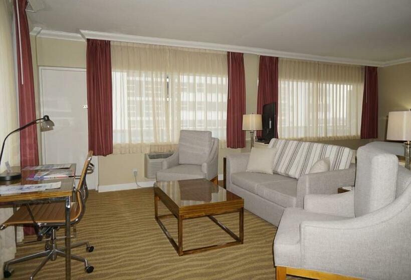سوئیت با تخت بزرگ, Ocean Sky Hotel & Resort