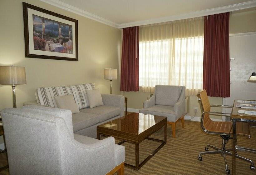 سوئیت با تخت بزرگ, Ocean Sky Hotel & Resort